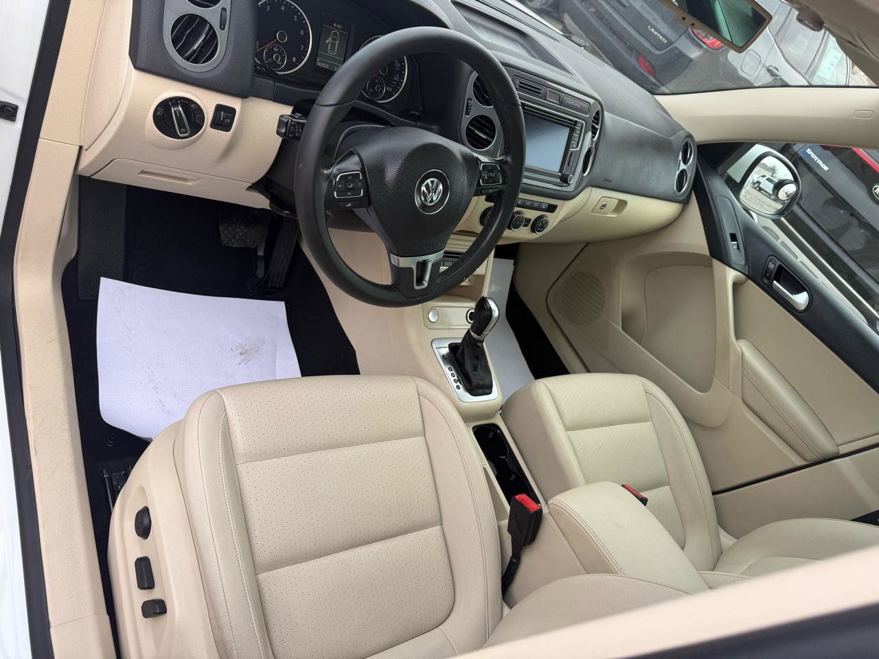 Used 2016 Volkswagen Tiguan SE image 33