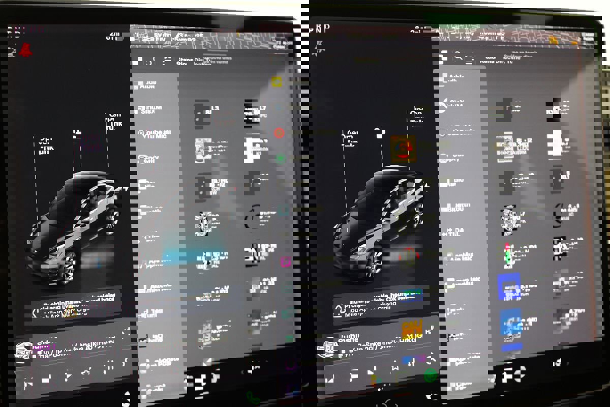 Used 2020 Tesla Model 3 Standard Range Plus image 21