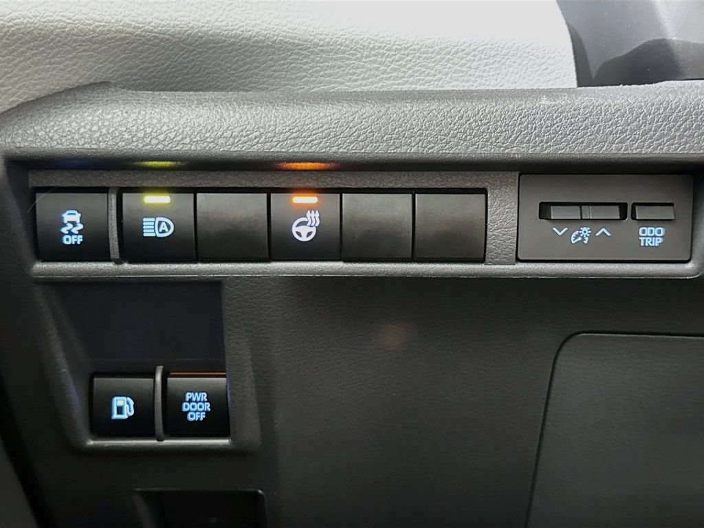 Used 2024 Toyota Sienna XSE AWD/4WD image 11