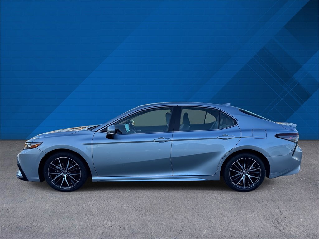Used 2022 Toyota Camry SE image 6