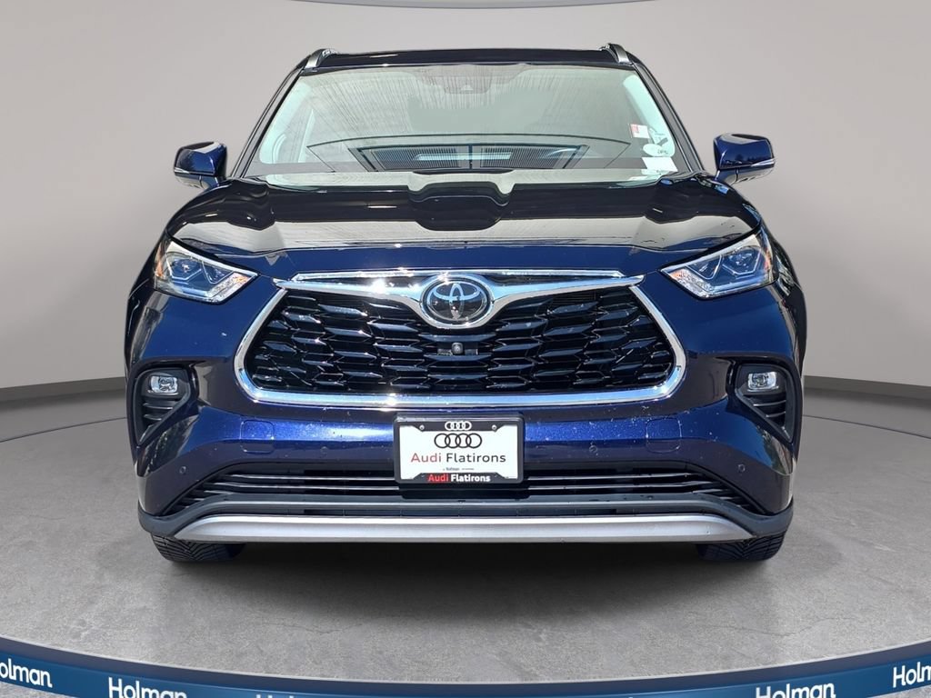 Used 2020 Toyota Highlander Platinum AWD/4WD image 3