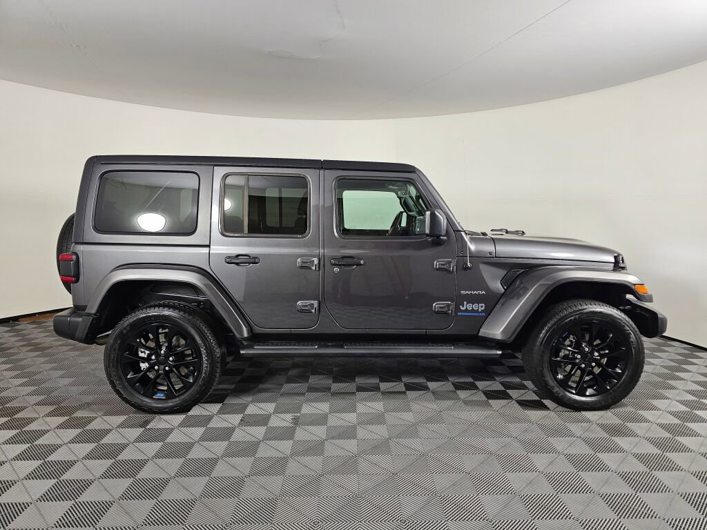 Used 2023 Jeep Wrangler Unlimited Sahara w/ Cold Weather Group AWD/4WD image 2
