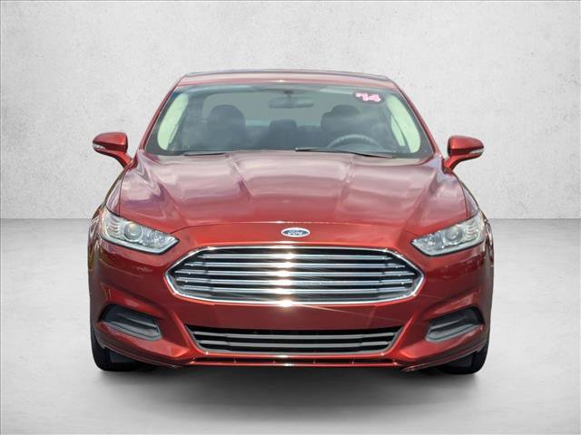 Used 2014 Ford Fusion SE FWD image 2
