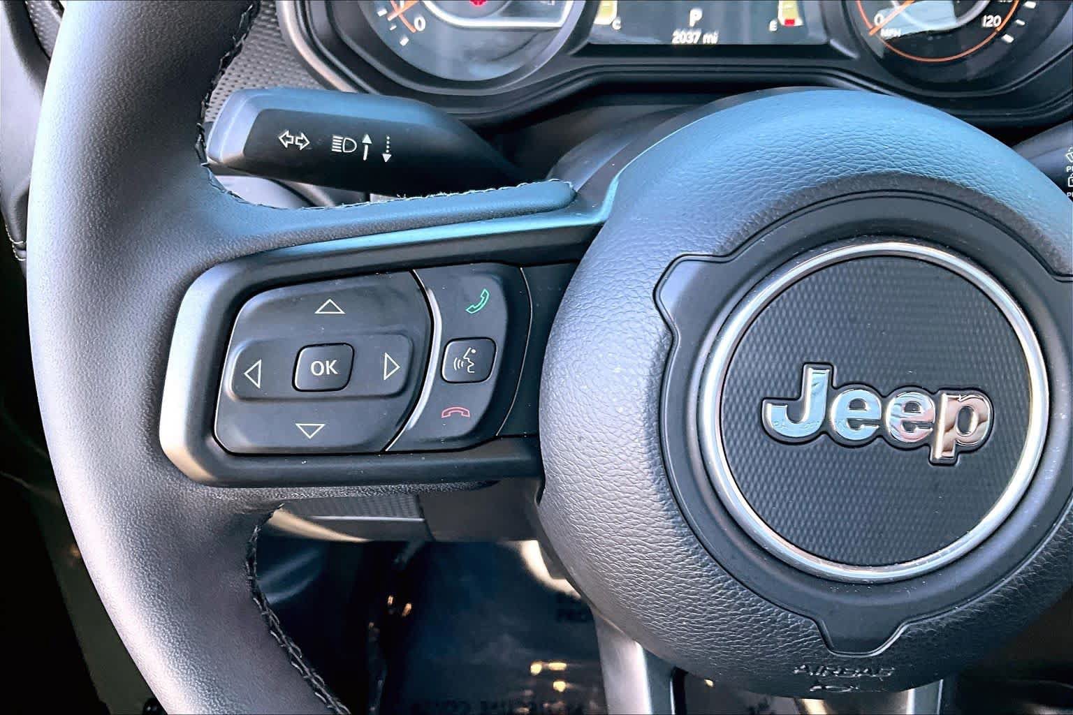 Used 2025 Jeep Wrangler Rubicon AWD/4WD image 23