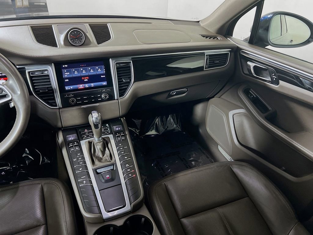 Used 2017 Porsche Macan S image 20