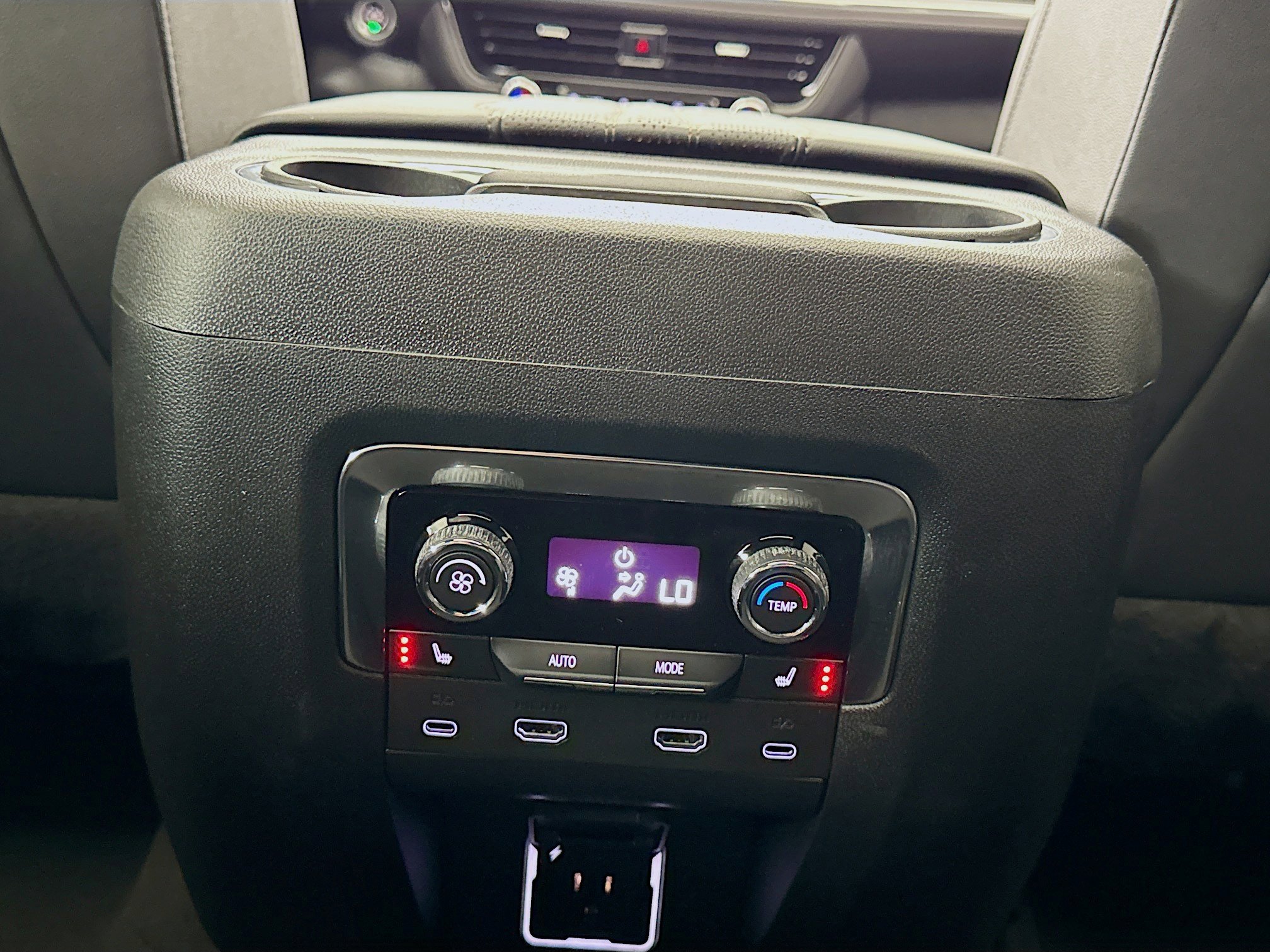 Used 2025 Chevrolet Tahoe High Country image 28