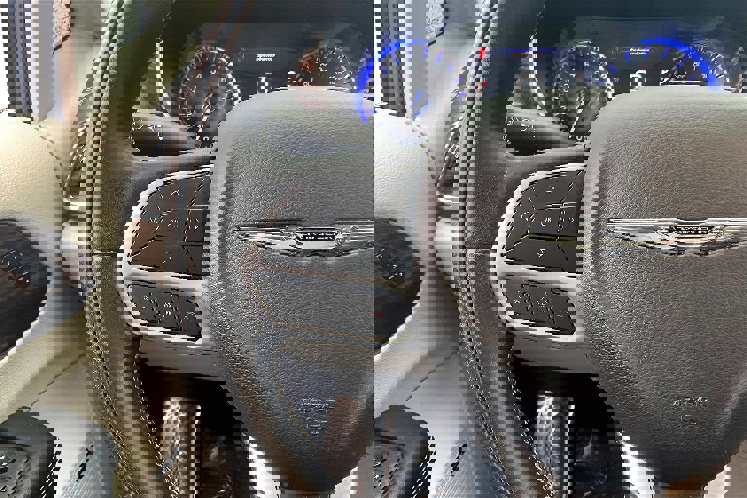 Used 2022 Chrysler Pacifica Limited image 23