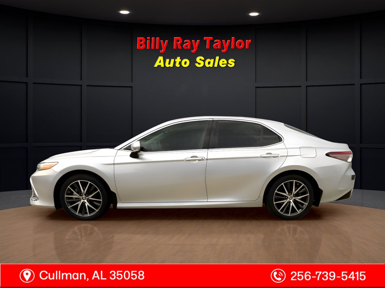 Used 2024 Toyota Camry XLE image 2