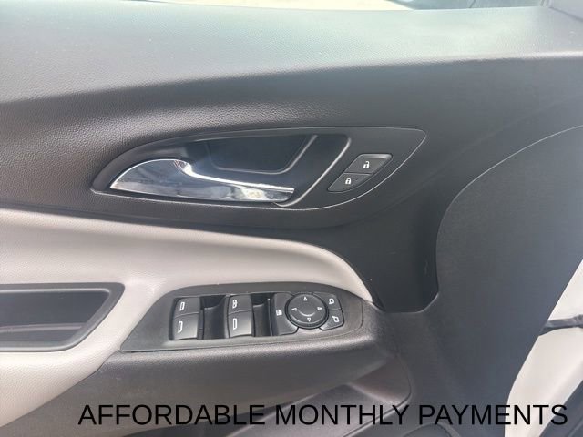 Used 2021 Chevrolet Equinox LT w/ Driver Convenience Package image 13