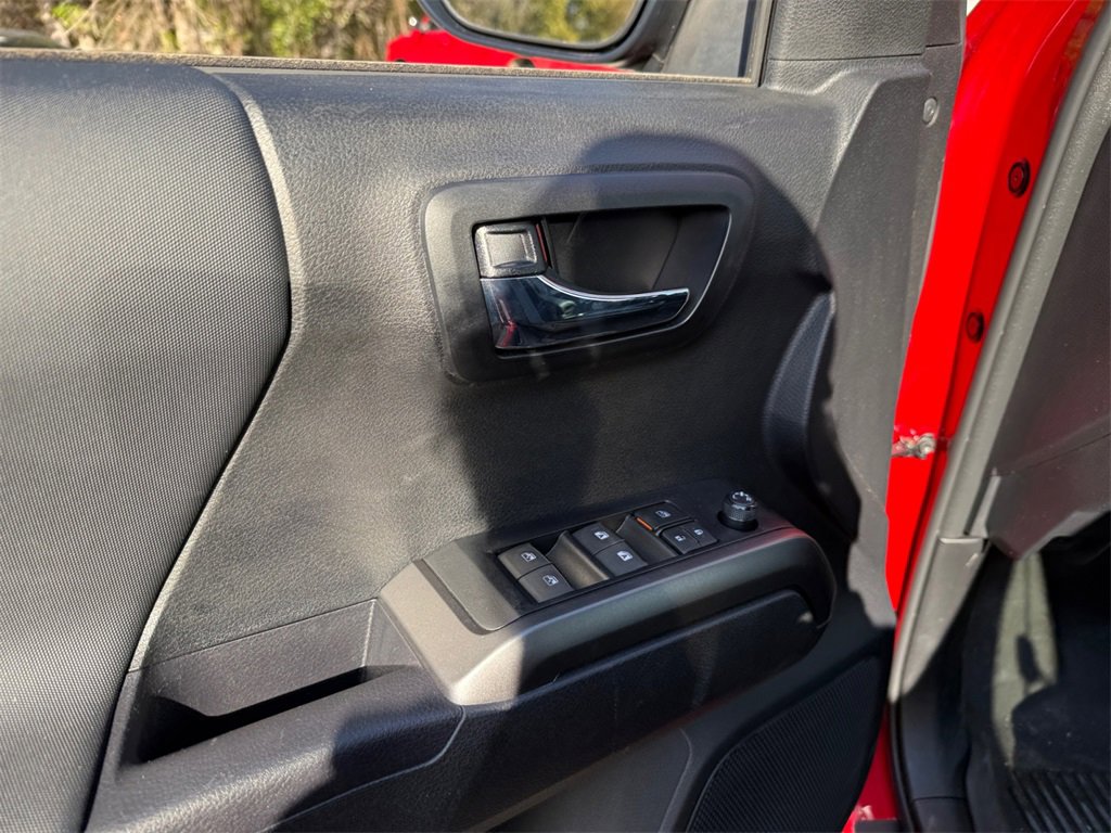 Used 2023 Toyota Tacoma TRD Off-Road w/ Advanced Technology Package image 18