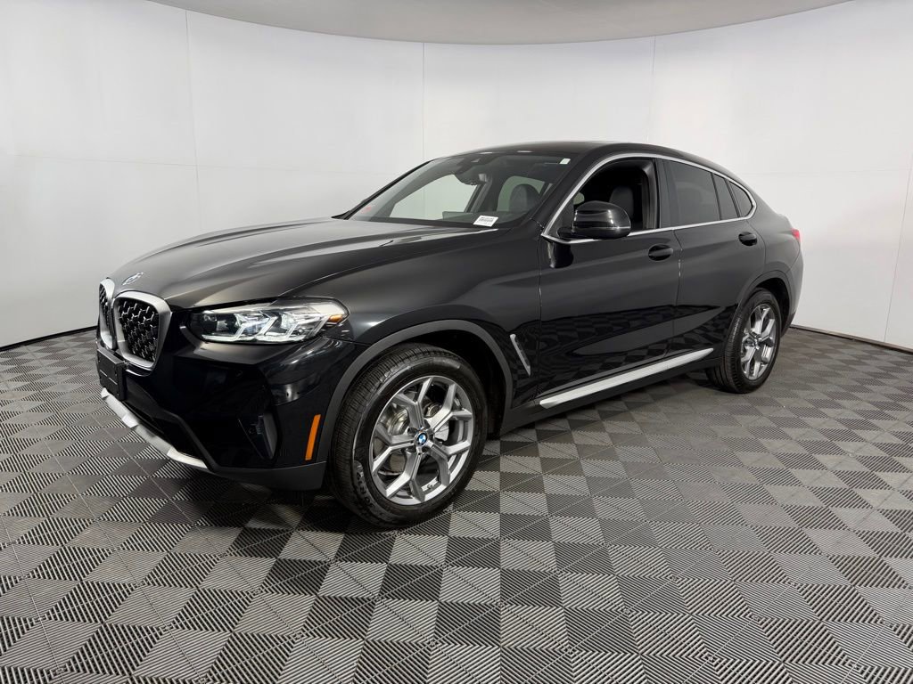 Used 2025 BMW X4 xDrive30i image 9