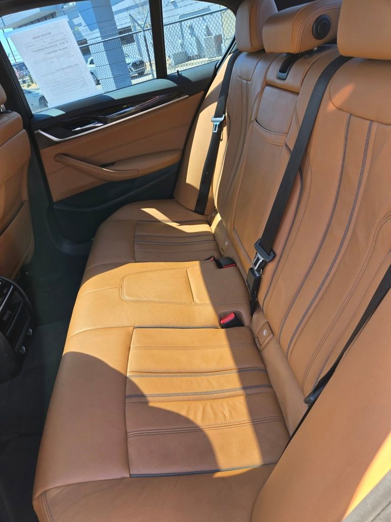 Used 2019 BMW 530e w/ M Sport Package image 42