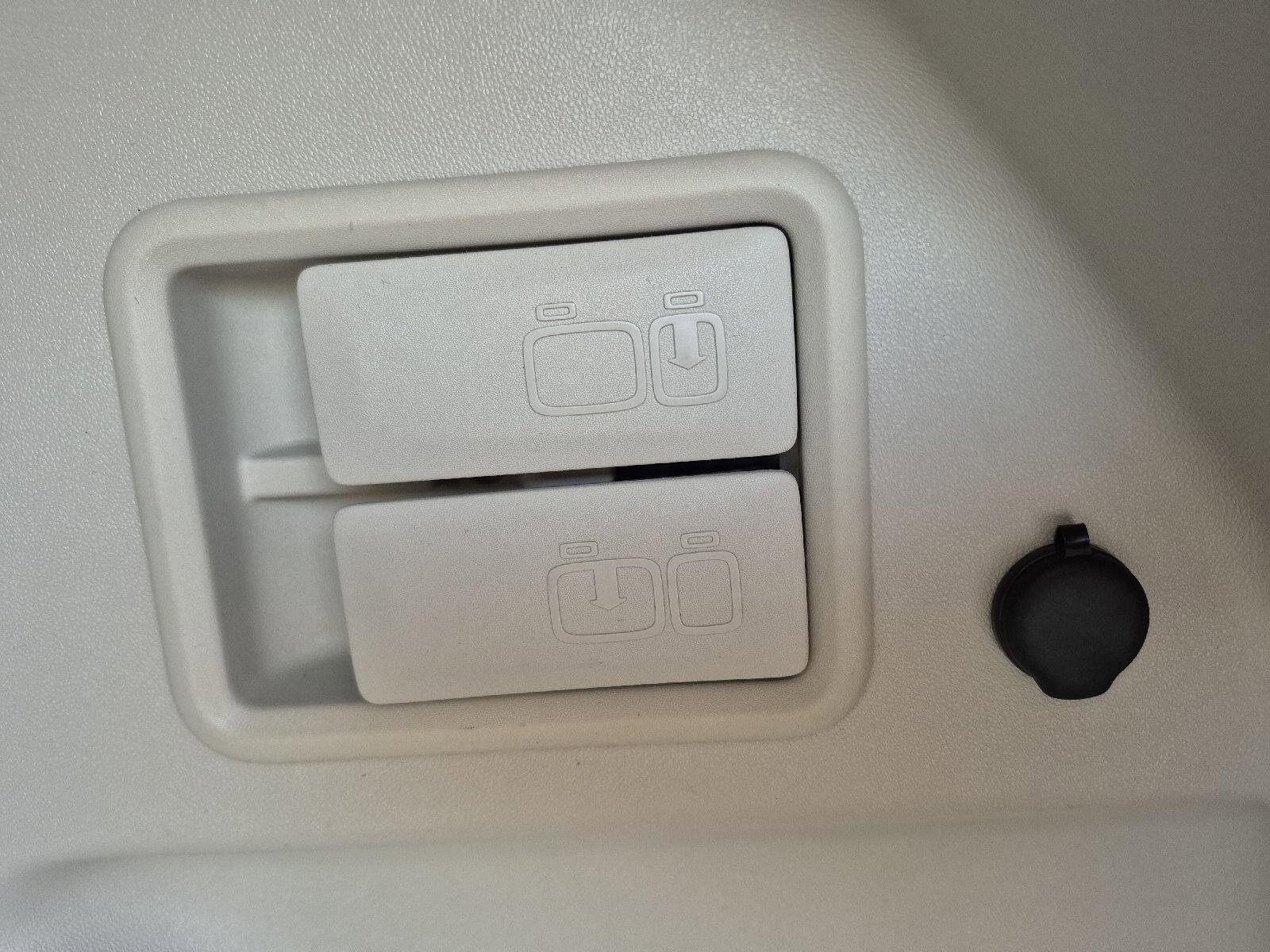 Used 2024 GMC Terrain Denali w/ Denali Premium Package image 32