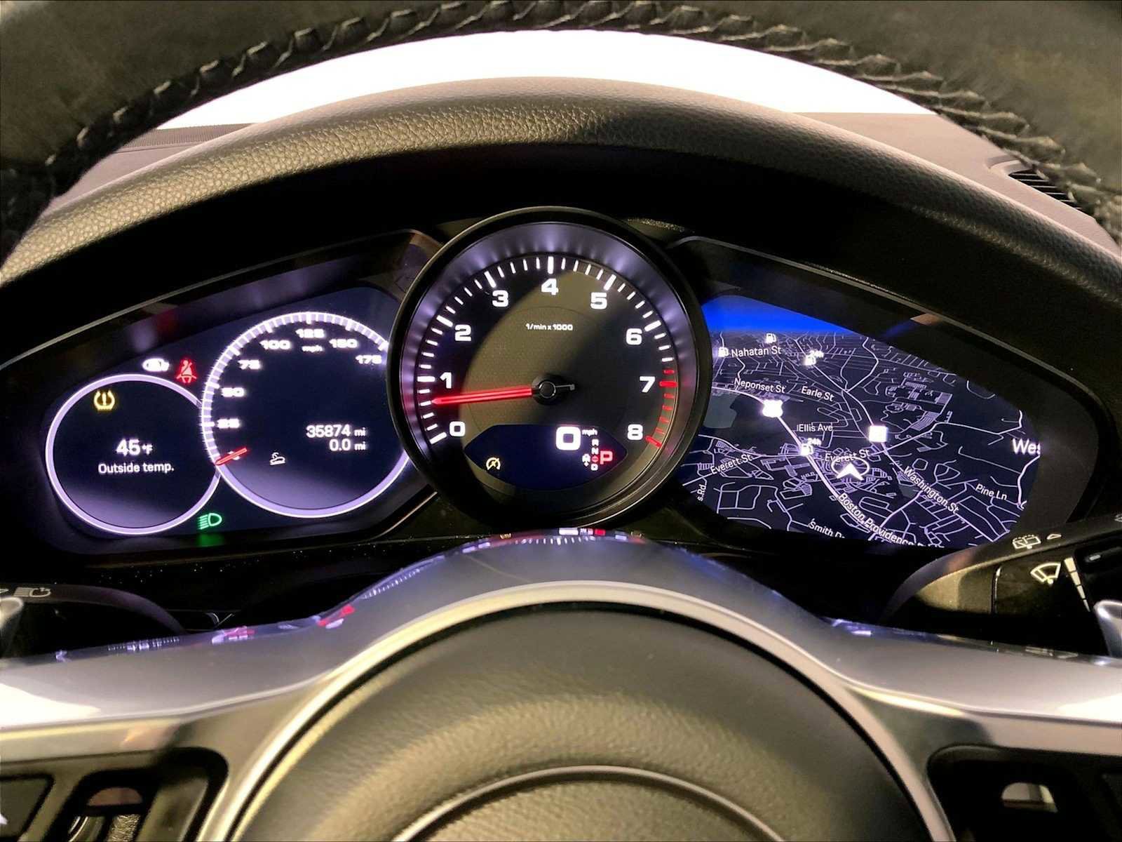 Certified 2022 Porsche Cayenne w/ Premium Package image 29