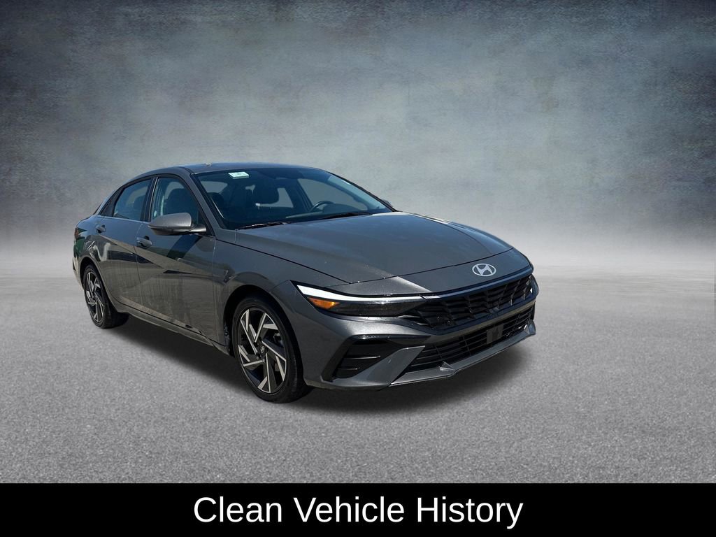 Used 2025 Hyundai Elantra Limited FWD image 4