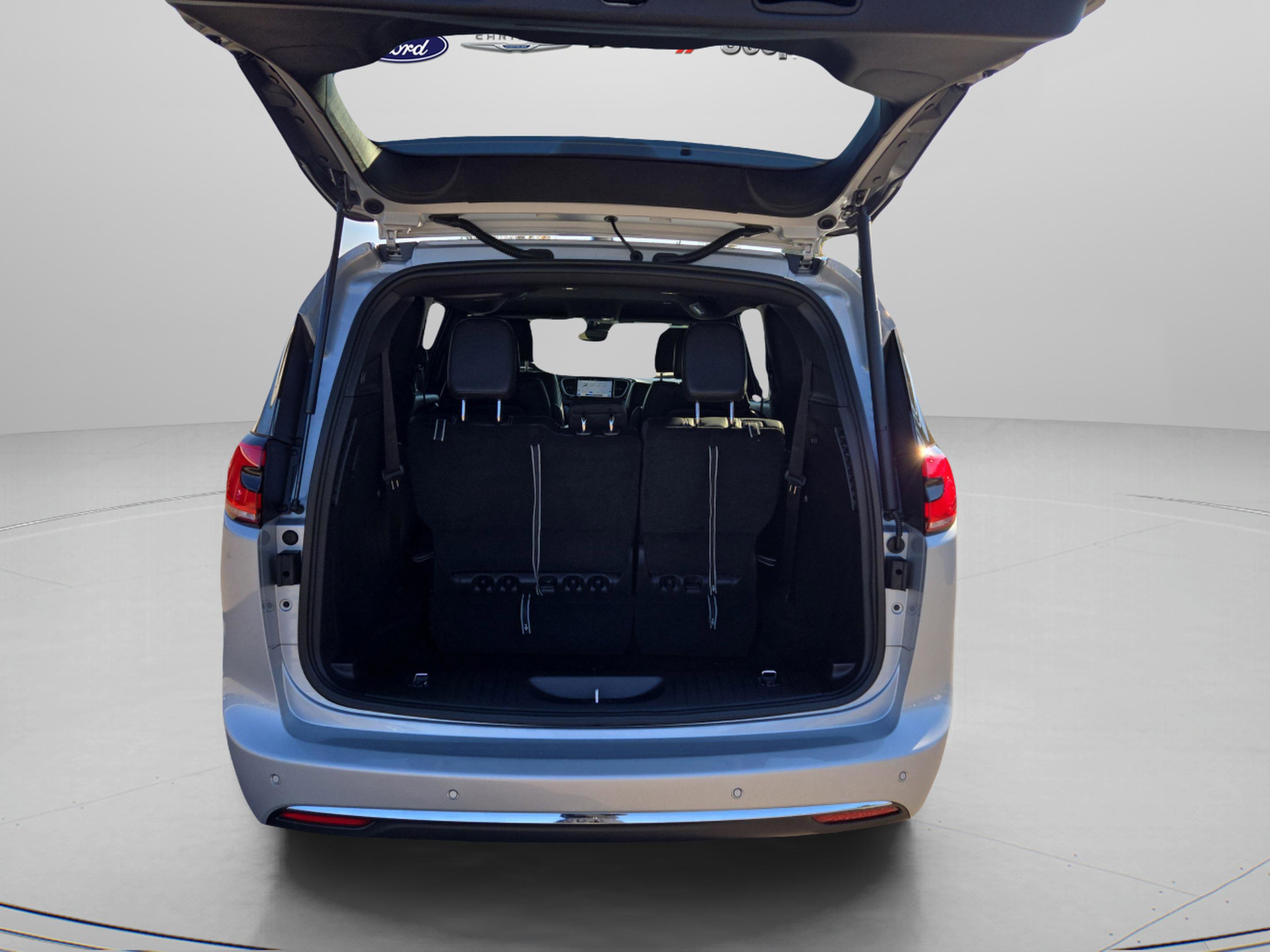 New 2026 Chrysler Pacifica Select FWD image 31