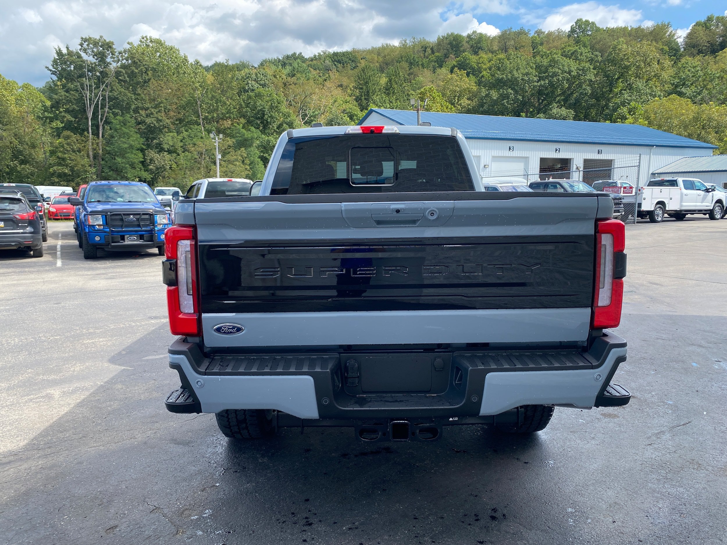 New 2026 Ford F350 Platinum w/ FX4 Off-Road Package AWD/4WD image 9