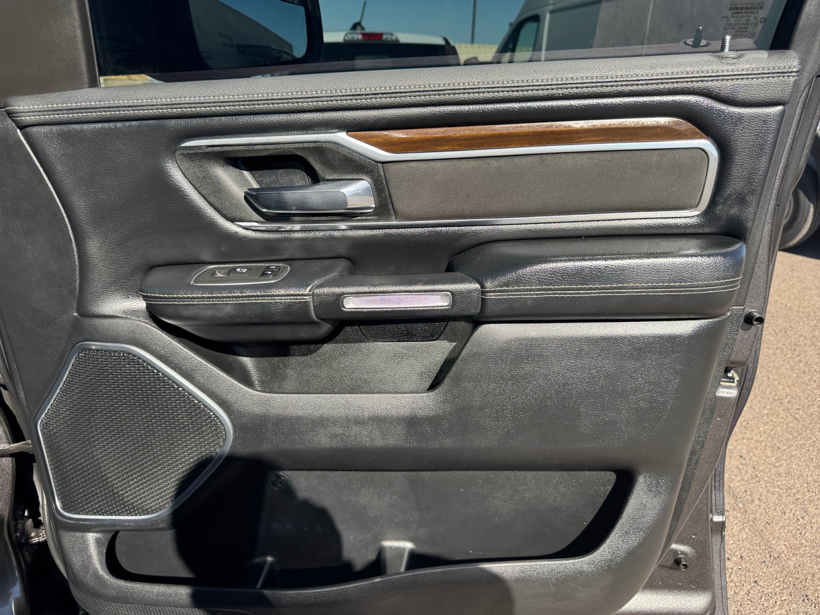 Used 2021 RAM 1500 Laramie w/ Off Road Group AWD/4WD image 34