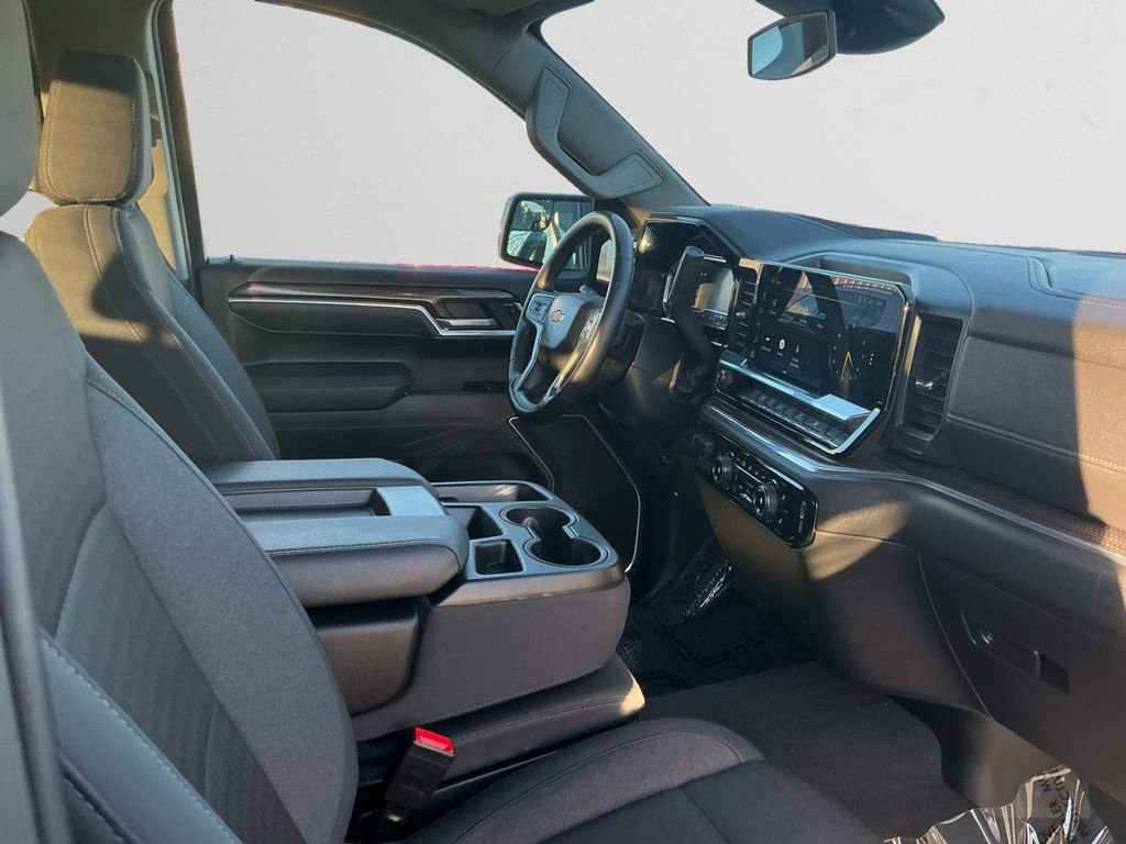 Used 2025 Chevrolet Silverado 1500 LT image 15