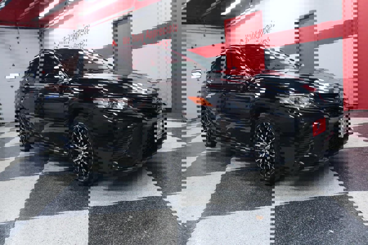 Used 2020 Toyota Camry SE w/ Audio Package image 2