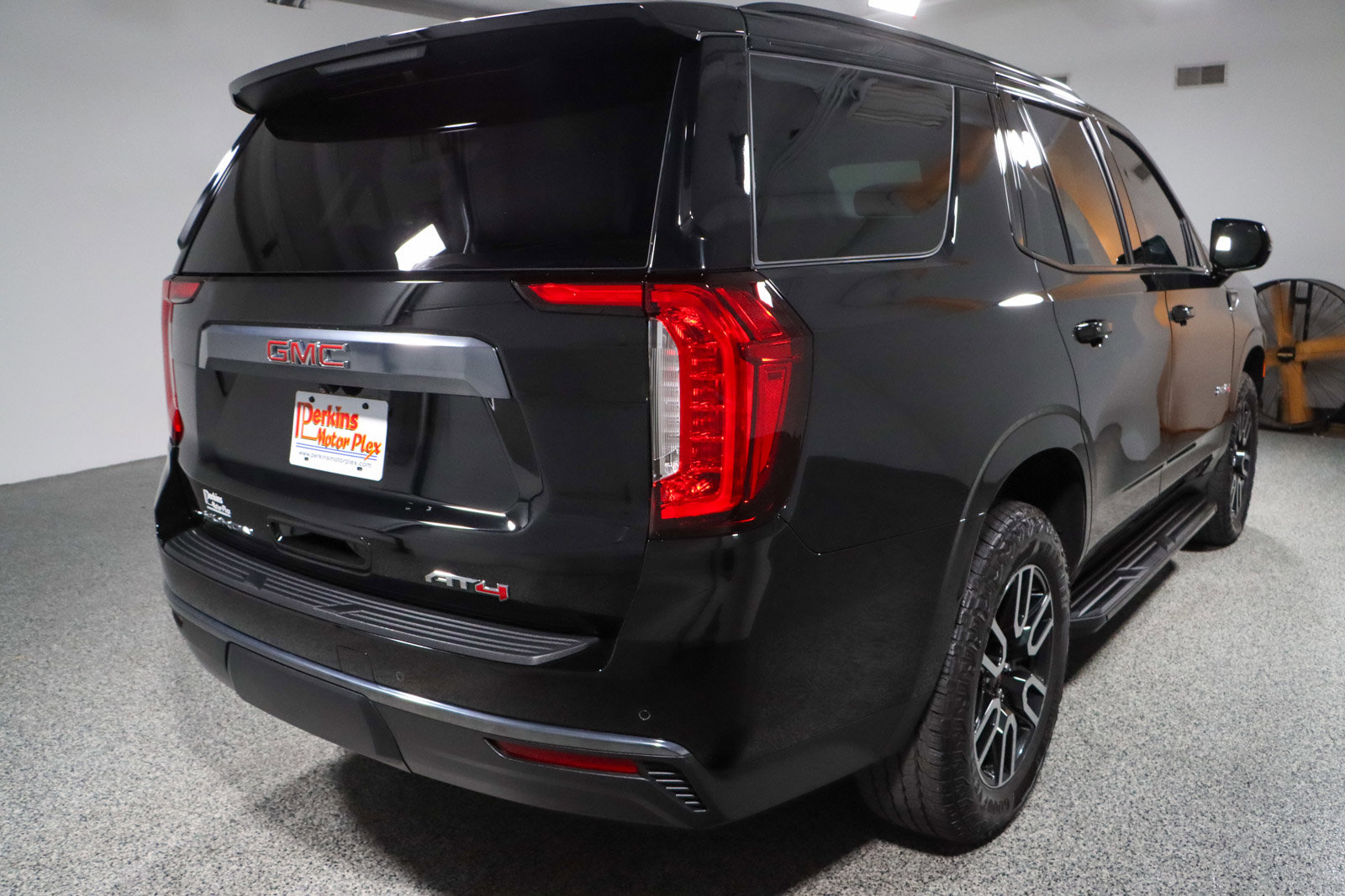 Used 2024 GMC Yukon AT4 w/ Max Trailering Package image 7