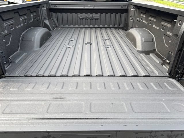 Used 2026 GMC Sierra 2500 SLE w/ SLE Value Package; AWD/4WD image 14