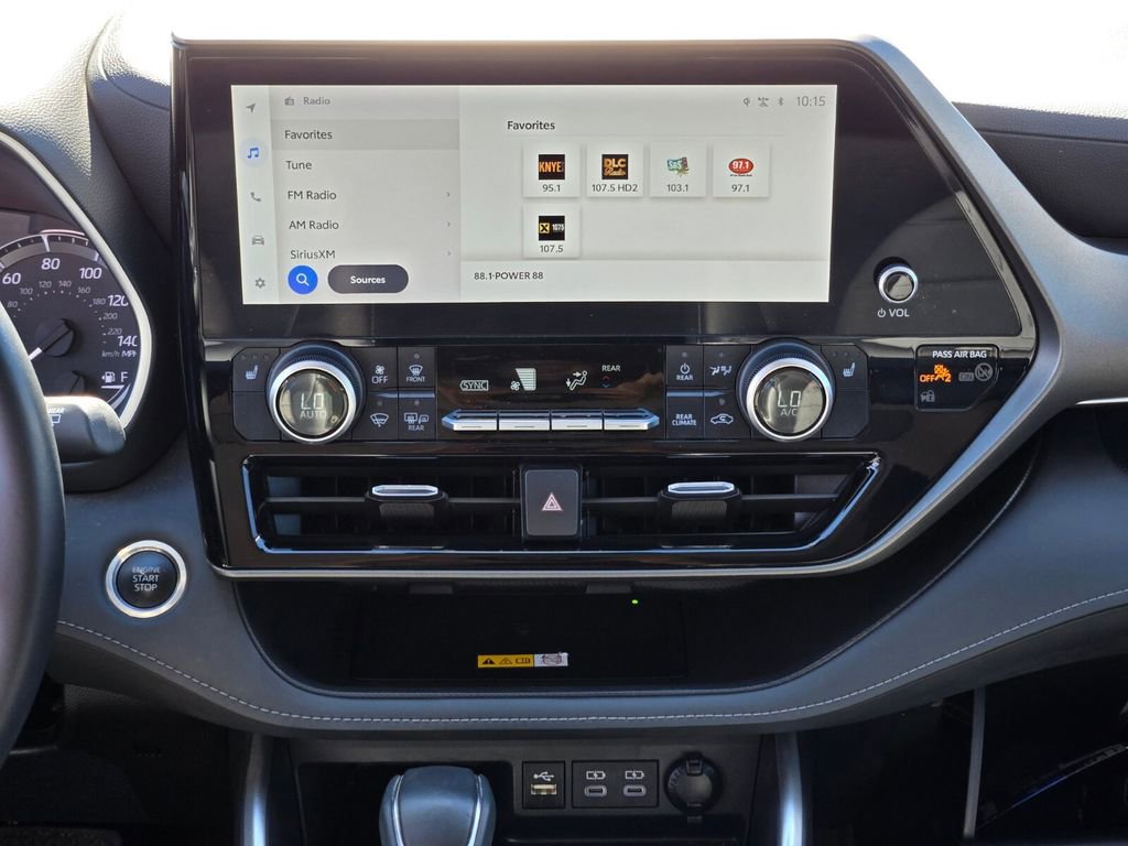 Used 2024 Toyota Highlander XLE image 16