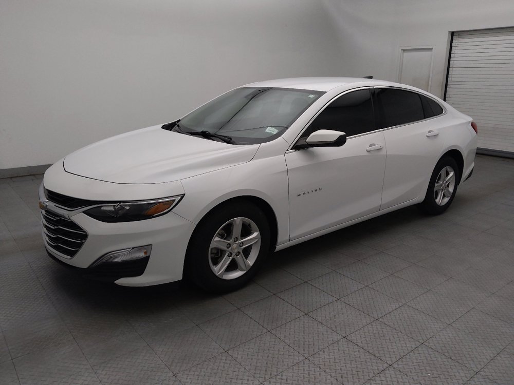 Used 2025 Chevrolet Malibu LS FWD image 2