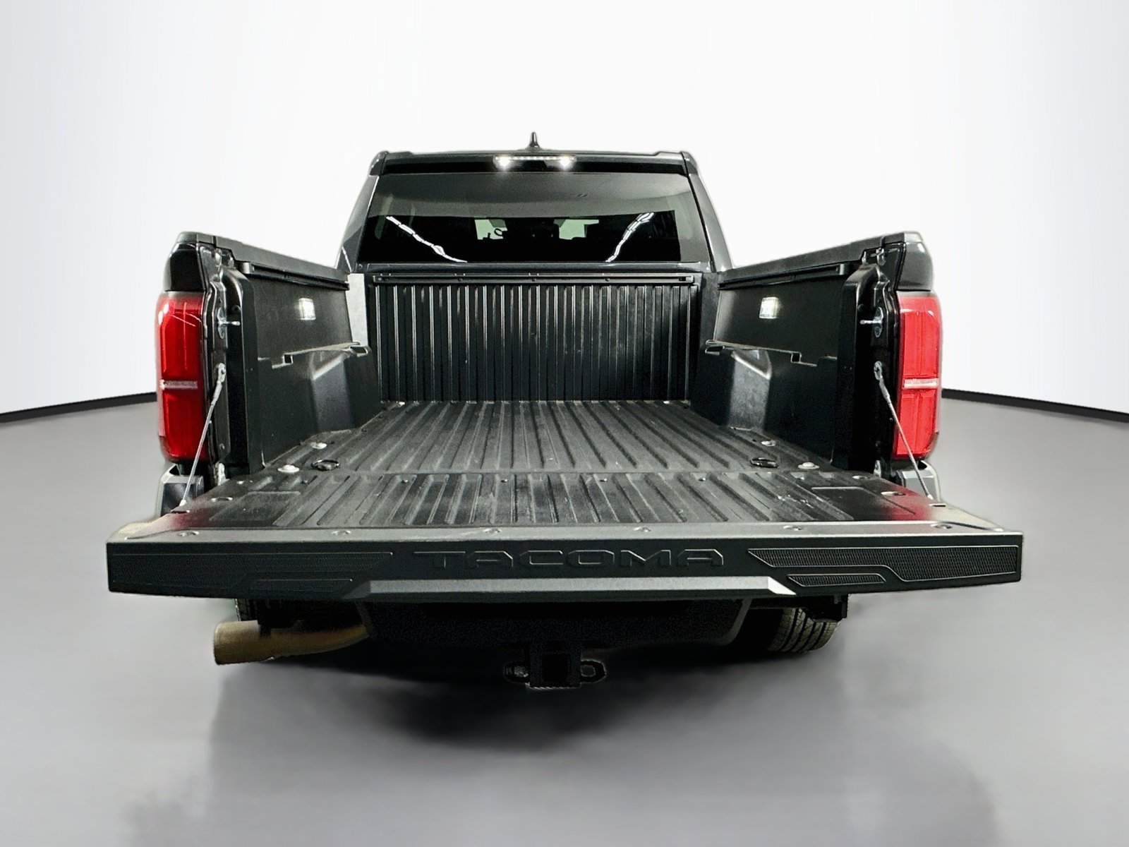 Certified 2026 Toyota Tacoma SR5 AWD/4WD image 24