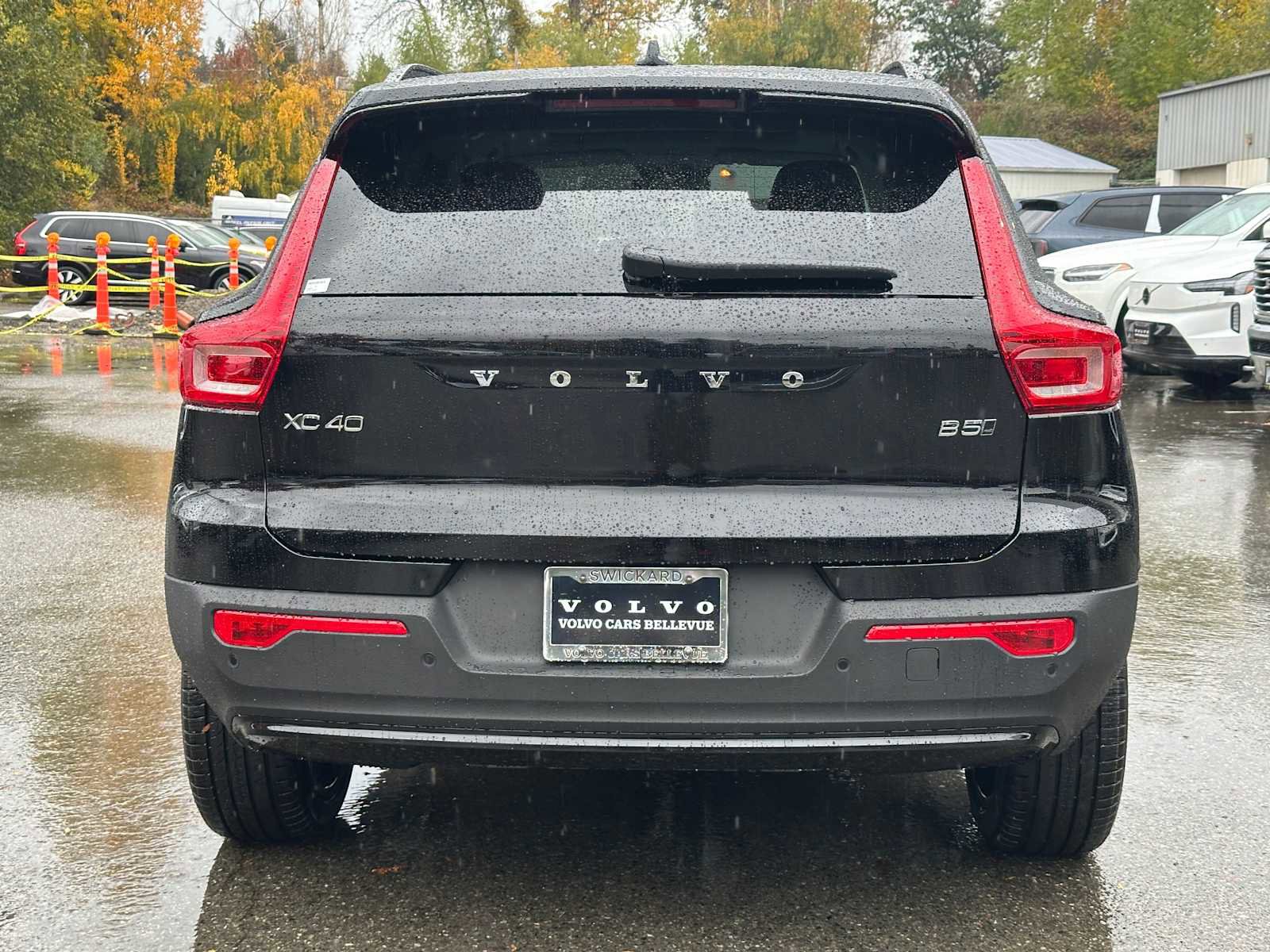 New 2026 Volvo XC40 B5 Plus w/ Climate Package image 5