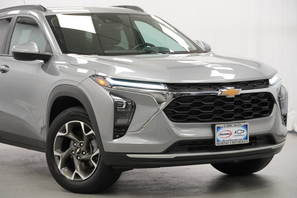Used 2024 Chevrolet Trax LT w/ Driver Confidence Package FWD image 9