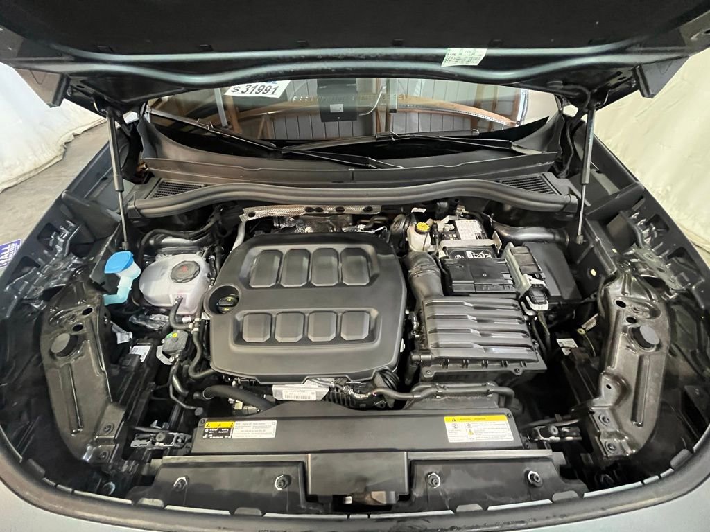 Certified 2025 Volkswagen Tiguan SE AWD/4WD image 31