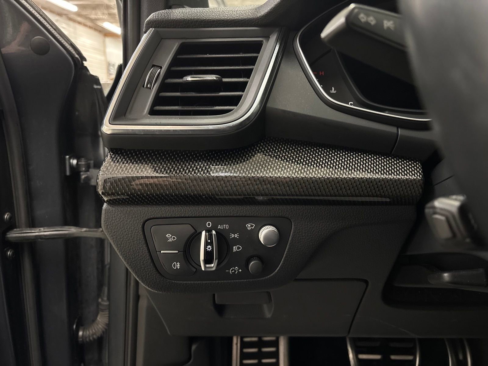 Used 2018 Audi SQ5 Prestige w/ Prestige Package AWD/4WD image 16