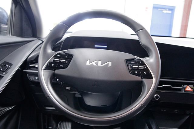 Used 2023 Kia Niro EX image 14