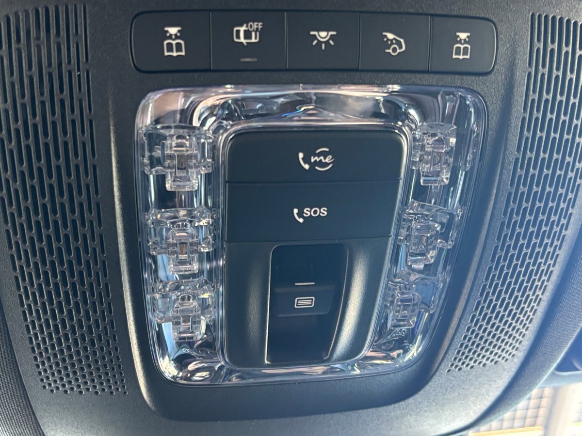 Used 2025 Mercedes-Benz GLS 450 4MATIC image 34