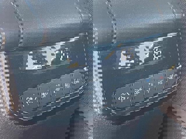 Used 2022 Toyota Highlander LE image 21