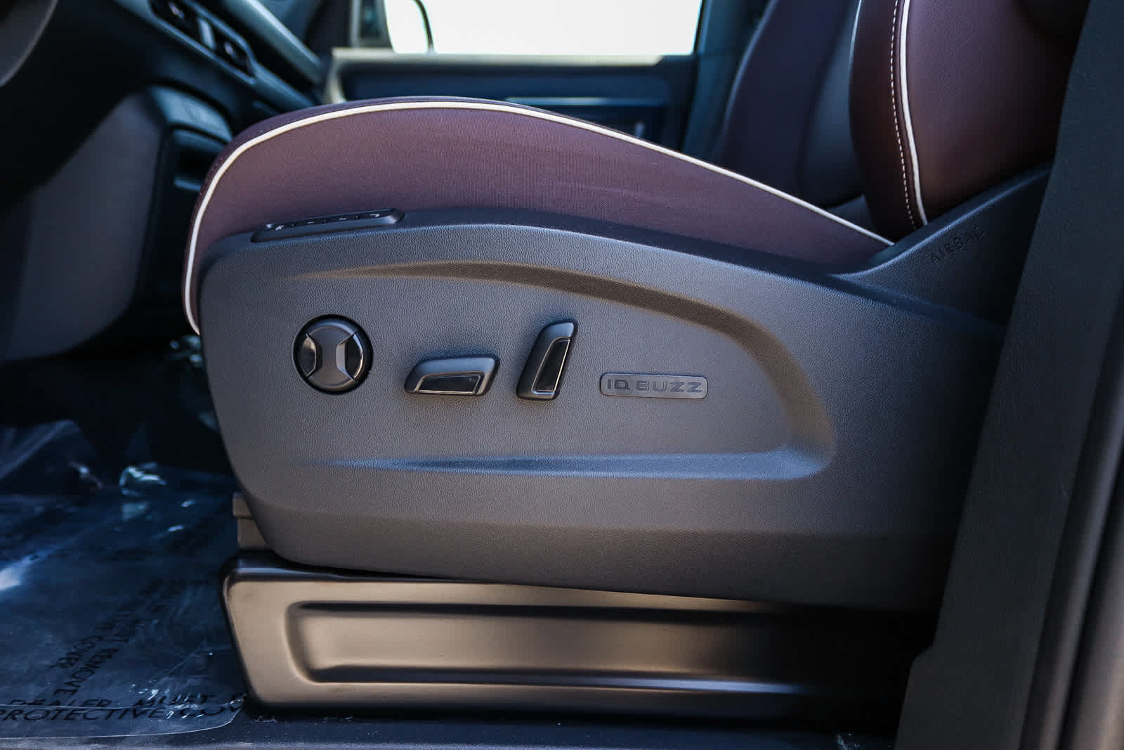 New 2025 Volkswagen ID. Buzz Pro S RWD image 22