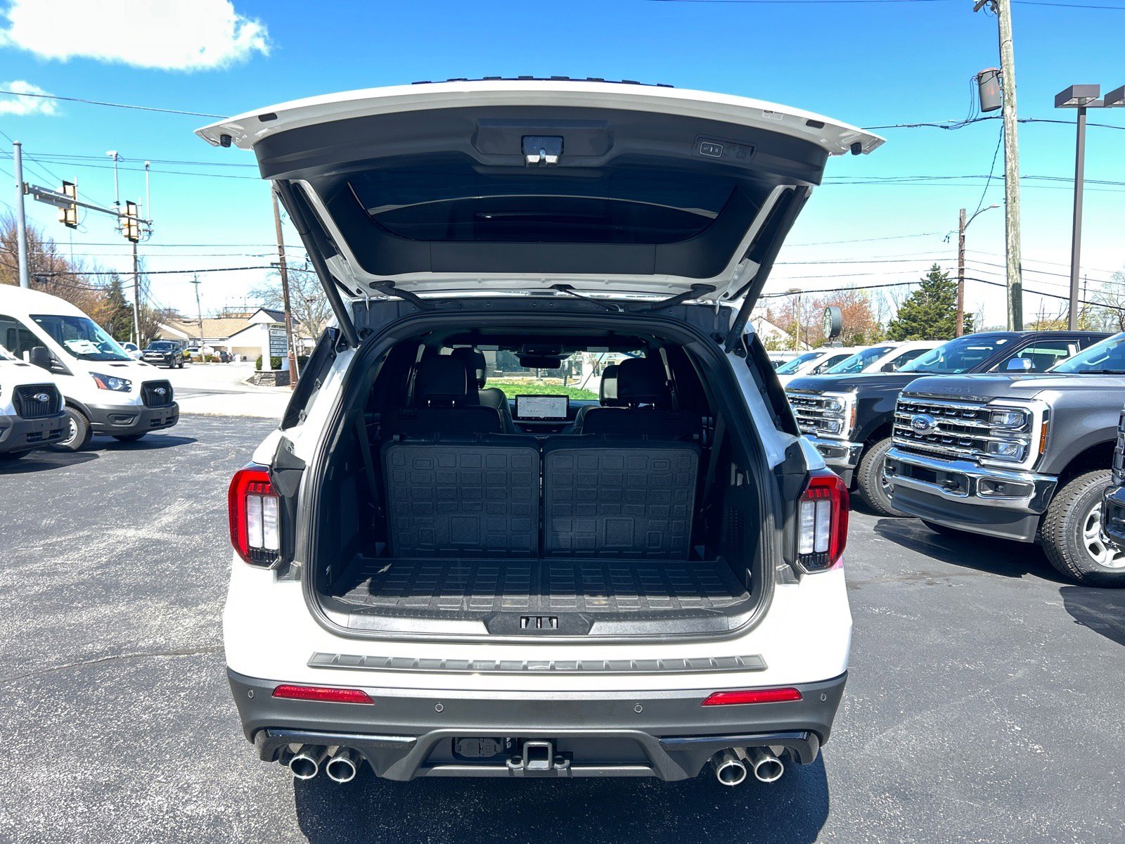 Certified 2025 Ford Explorer ST image 17