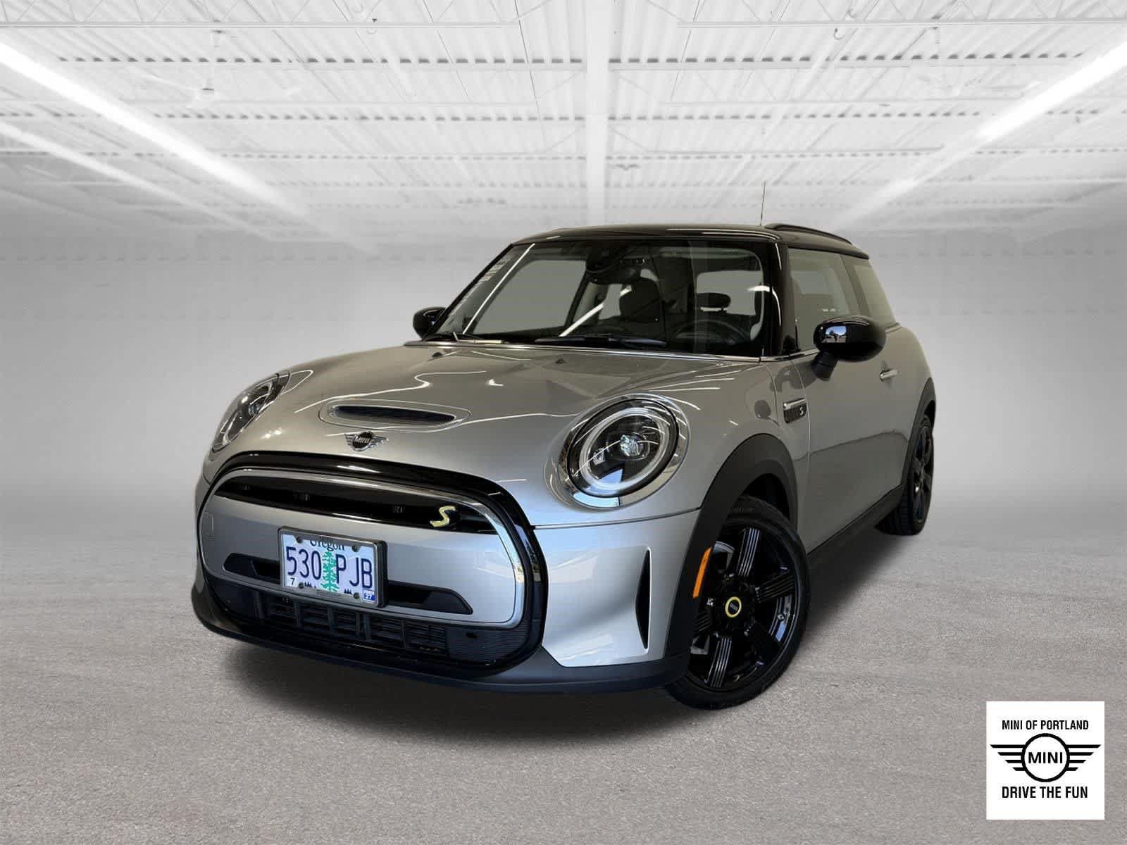 Used 2024 MINI Cooper SE FWD image 1
