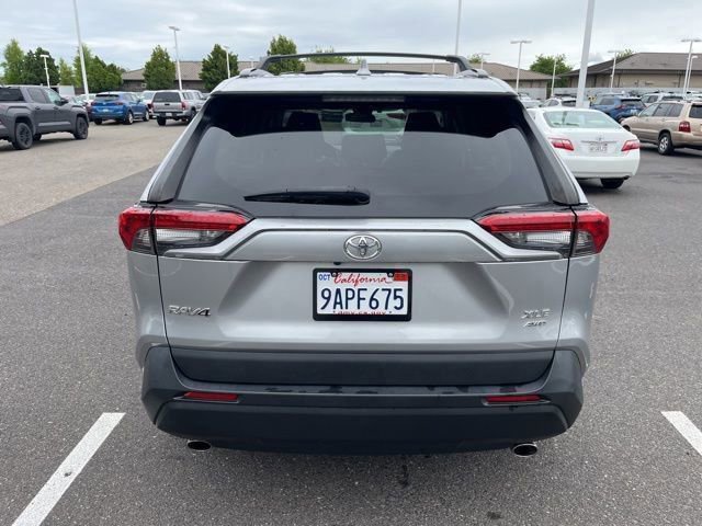 Used 2021 Toyota RAV4 XLE w/ XLE Grade Weather Package AWD/4WD image 6