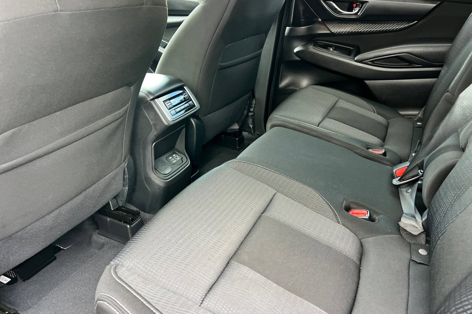Used 2024 Subaru Ascent Premium w/ Convenience Package AWD/4WD image 14