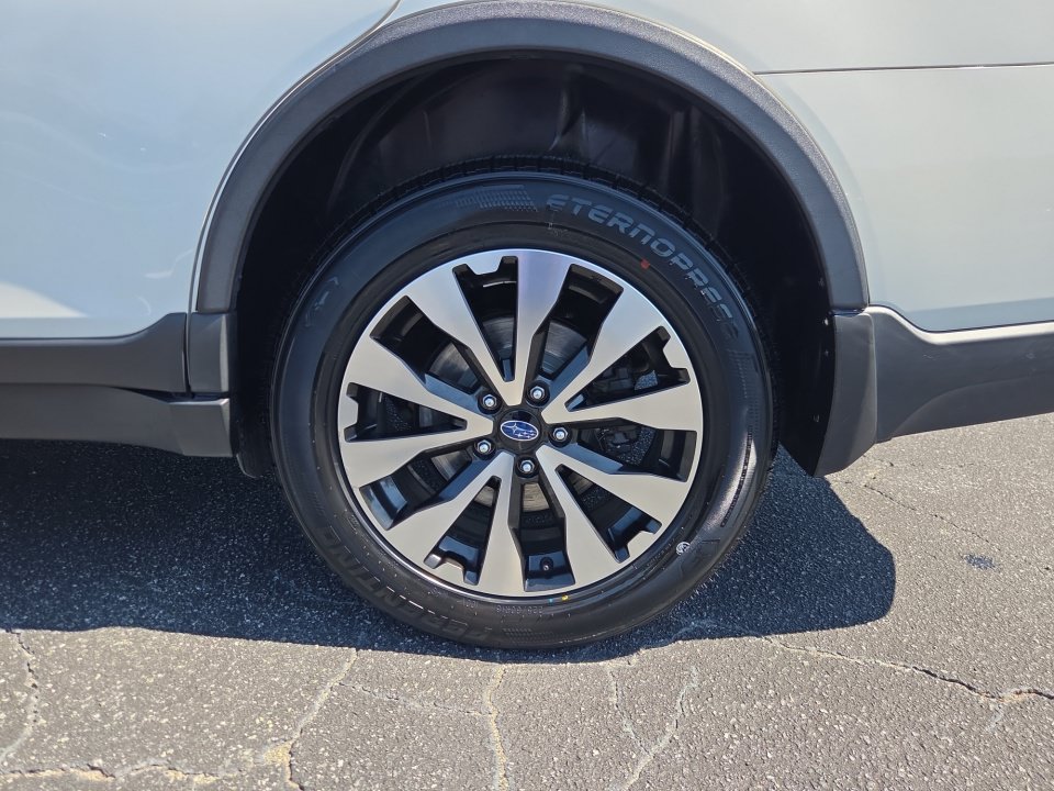 Used 2017 Subaru Outback 3.6R Limited AWD/4WD image 26