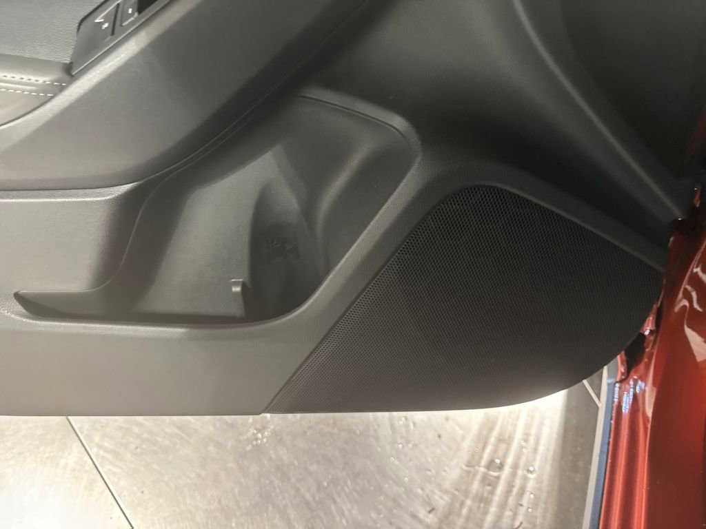 Used 2025 Subaru Crosstrek 2.0i Premium image 27