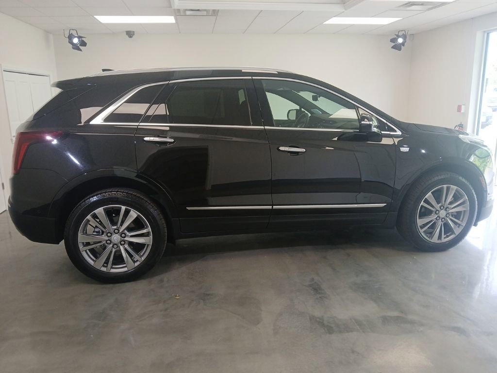 Used 2025 Cadillac XT5 Premium Luxury w/ Technology Package AWD/4WD image 8