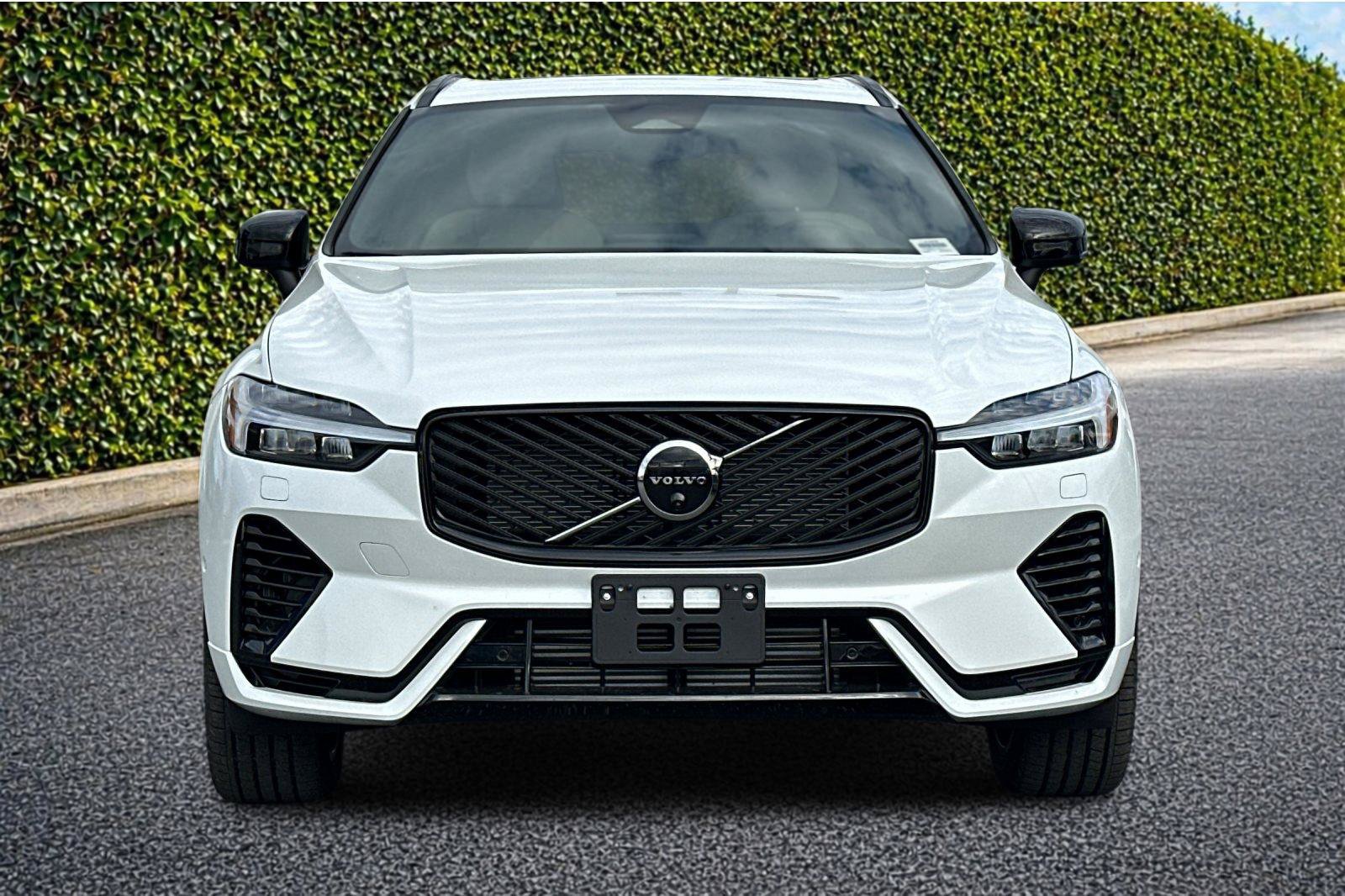 New 2026 Volvo XC60 T8 Plus w/ Protection Package Premier AWD/4WD image 9