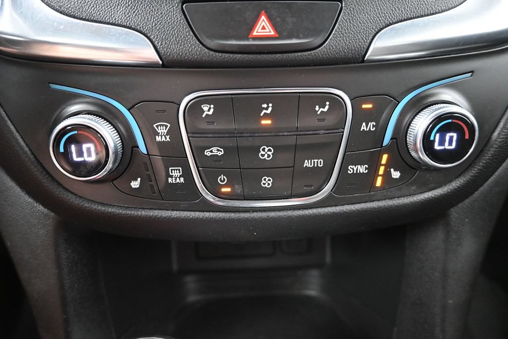 Used 2021 Chevrolet Equinox LT FWD image 19