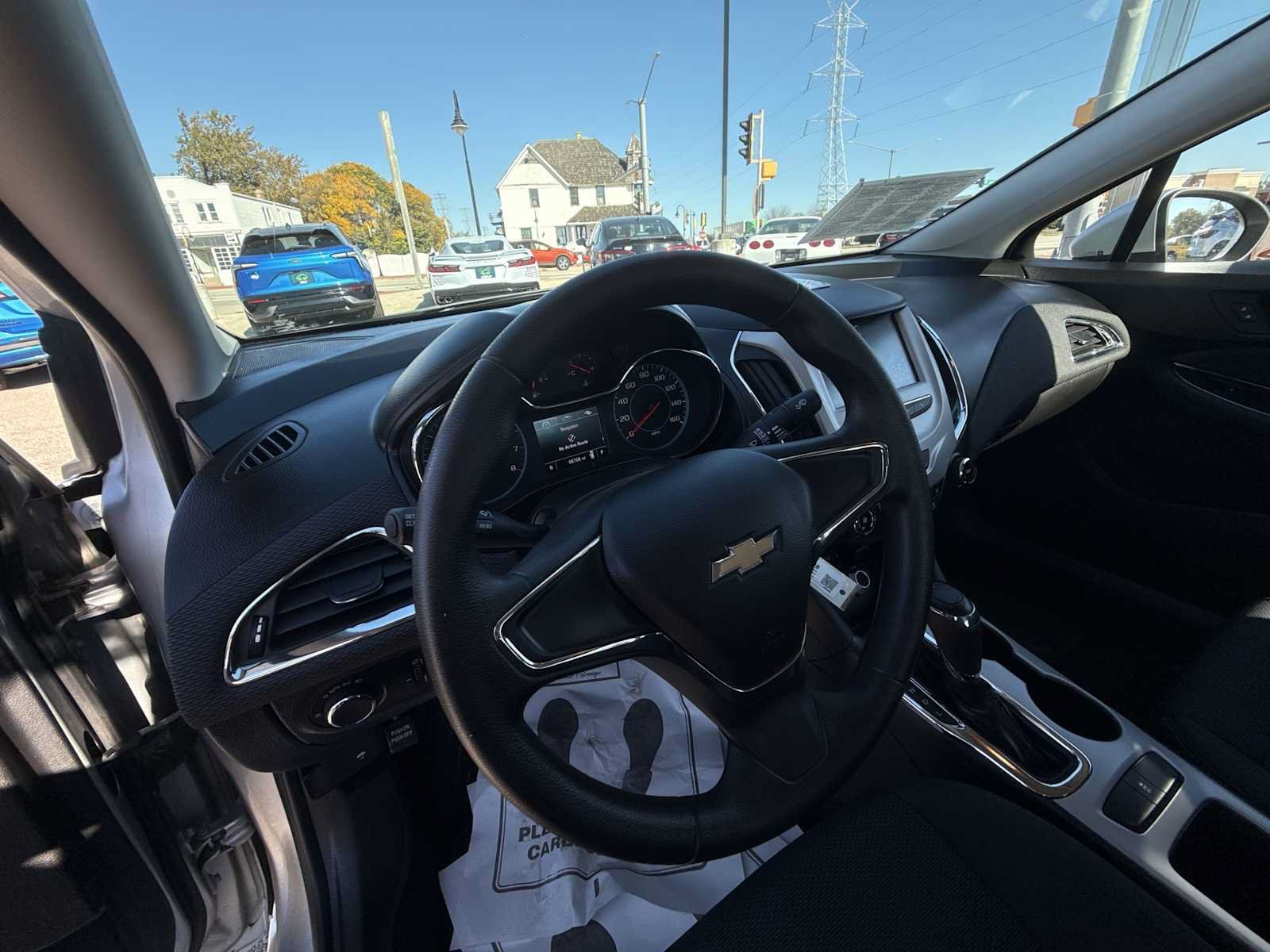 Certified 2017 Chevrolet Cruze LS FWD image 10