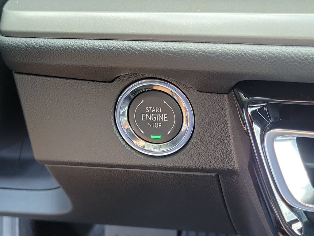 New 2027 Chevrolet Traverse LT w/ Midnight/Sport Edition FWD image 11