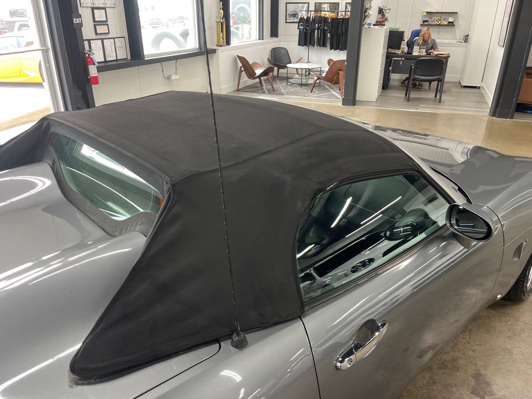 Used 2007 Pontiac Solstice Convertible w/ Premium Package RWD image 30