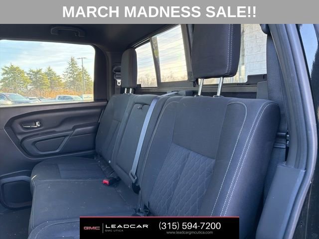 Used 2019 Nissan Titan SV w/ SV Convenience Package image 17